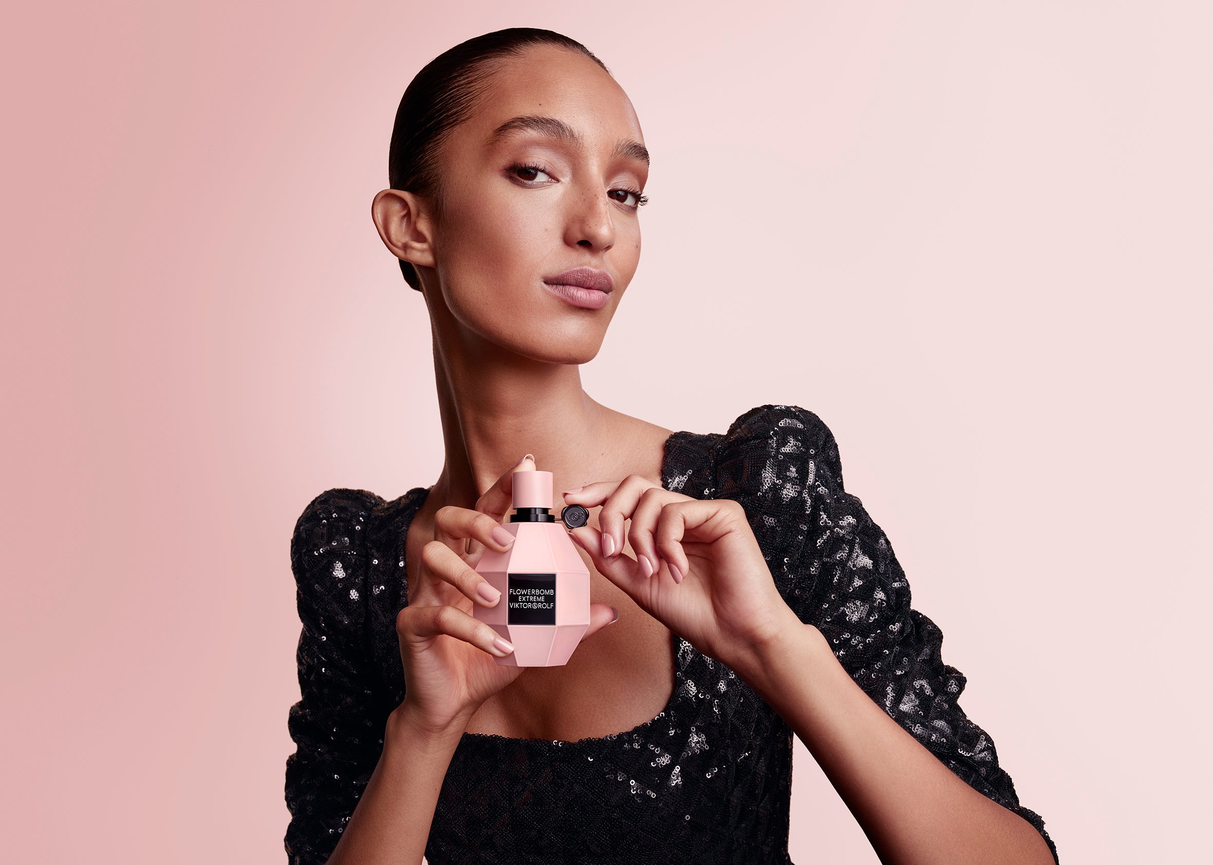 Viktor&Rolf Flowerbomb Extreme perfume campaign image