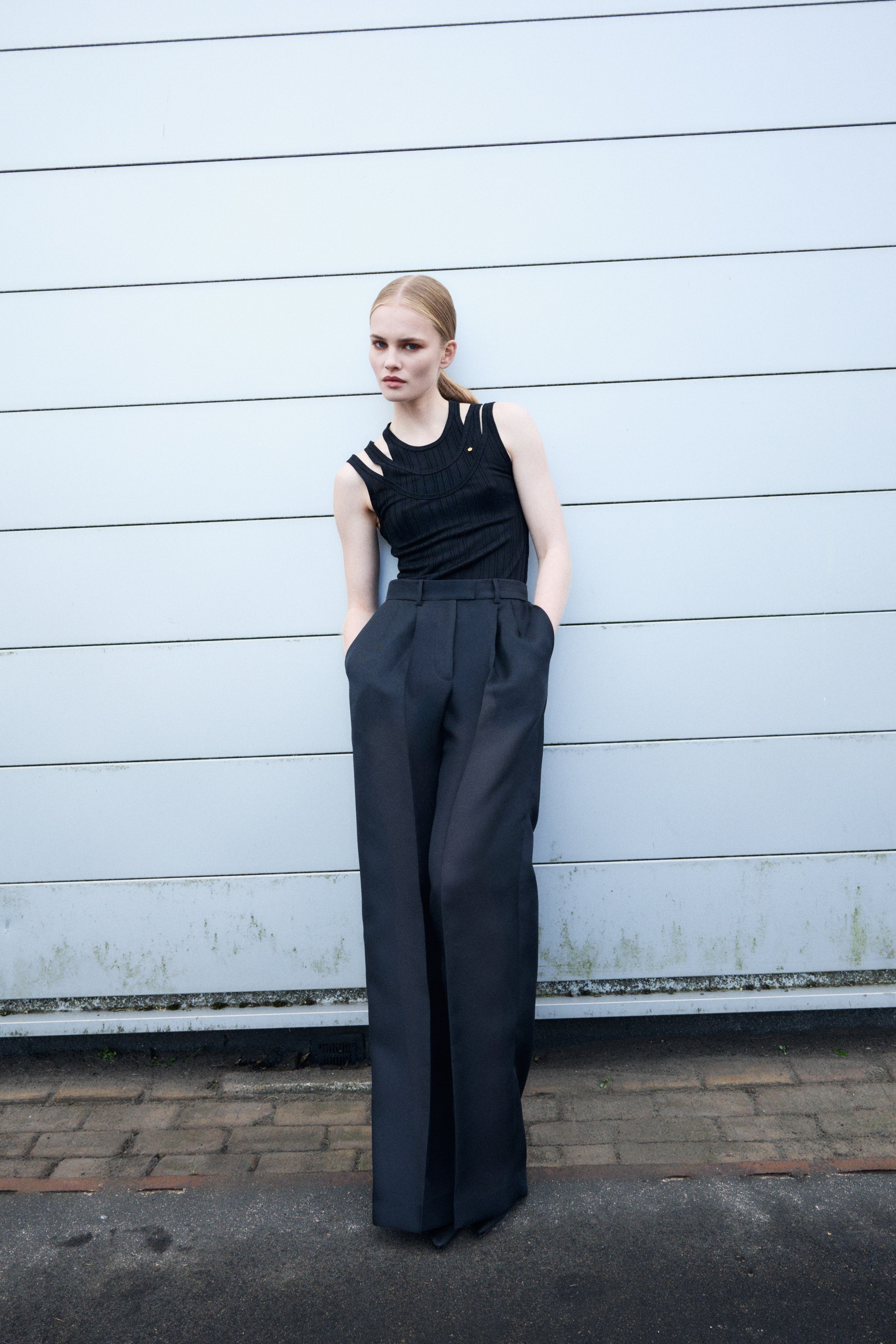 MULTI-LAYERED TANKTOP