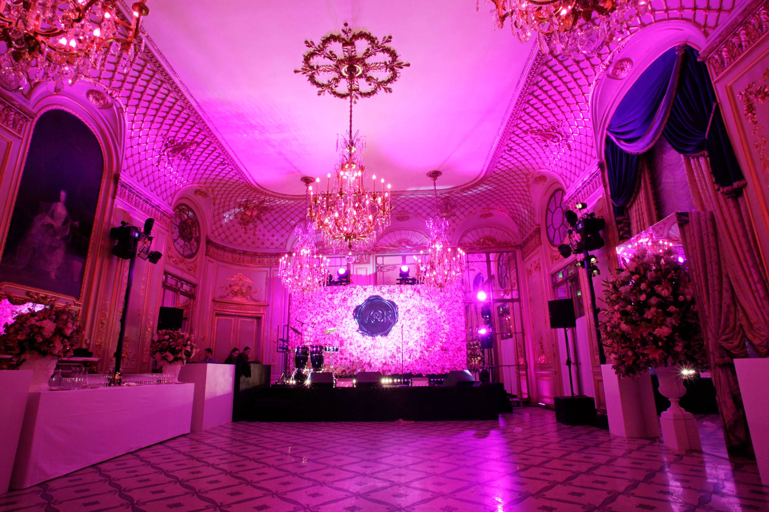 v&k about page fashion images