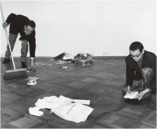 v&k about page fashion images