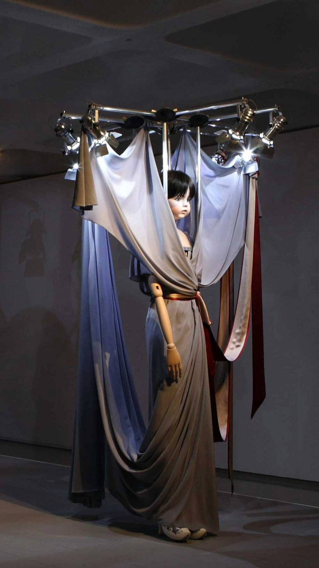 viktor rolf website fashion images