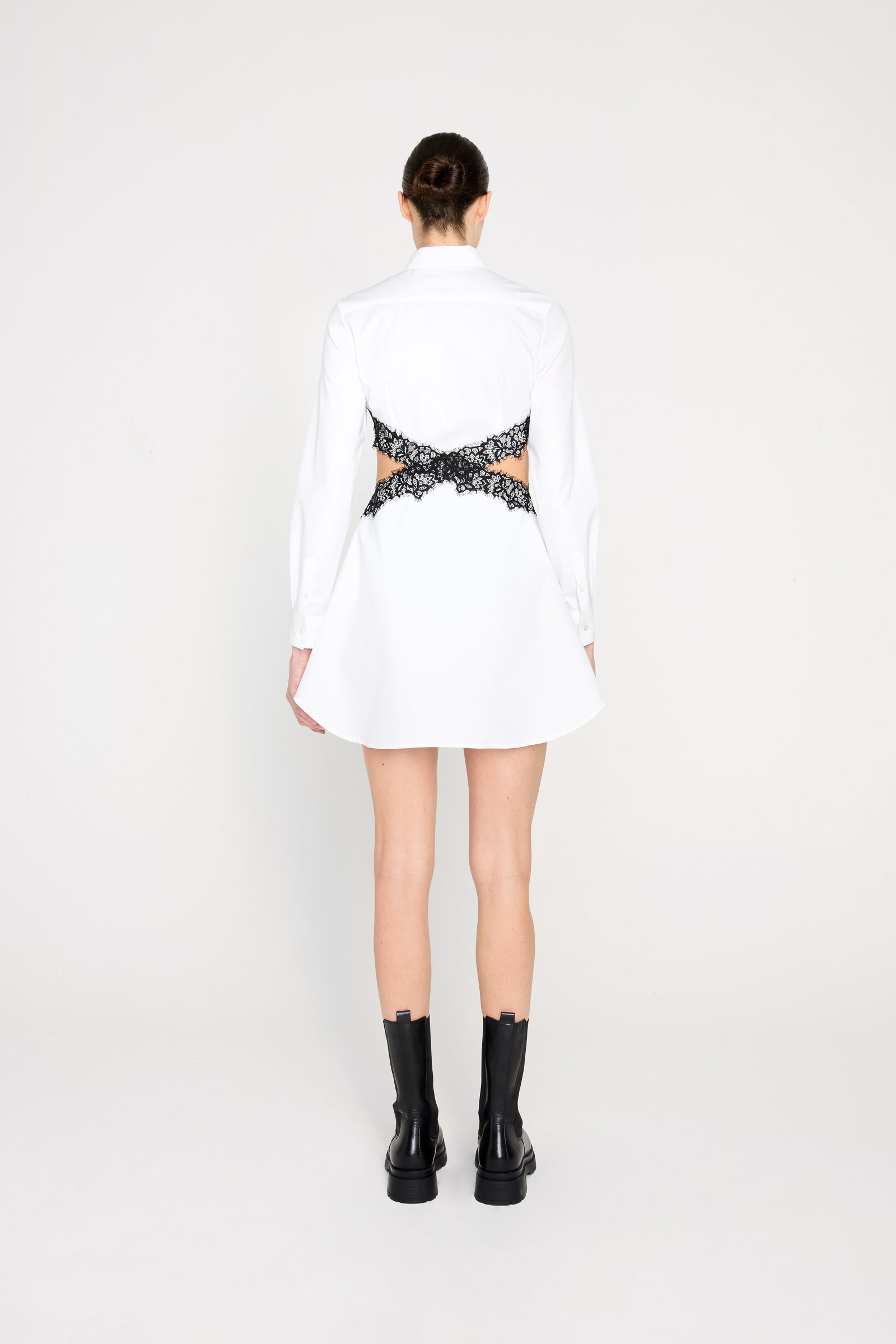 SHIRTJURK MET KANTUITSNIJDHINGEN