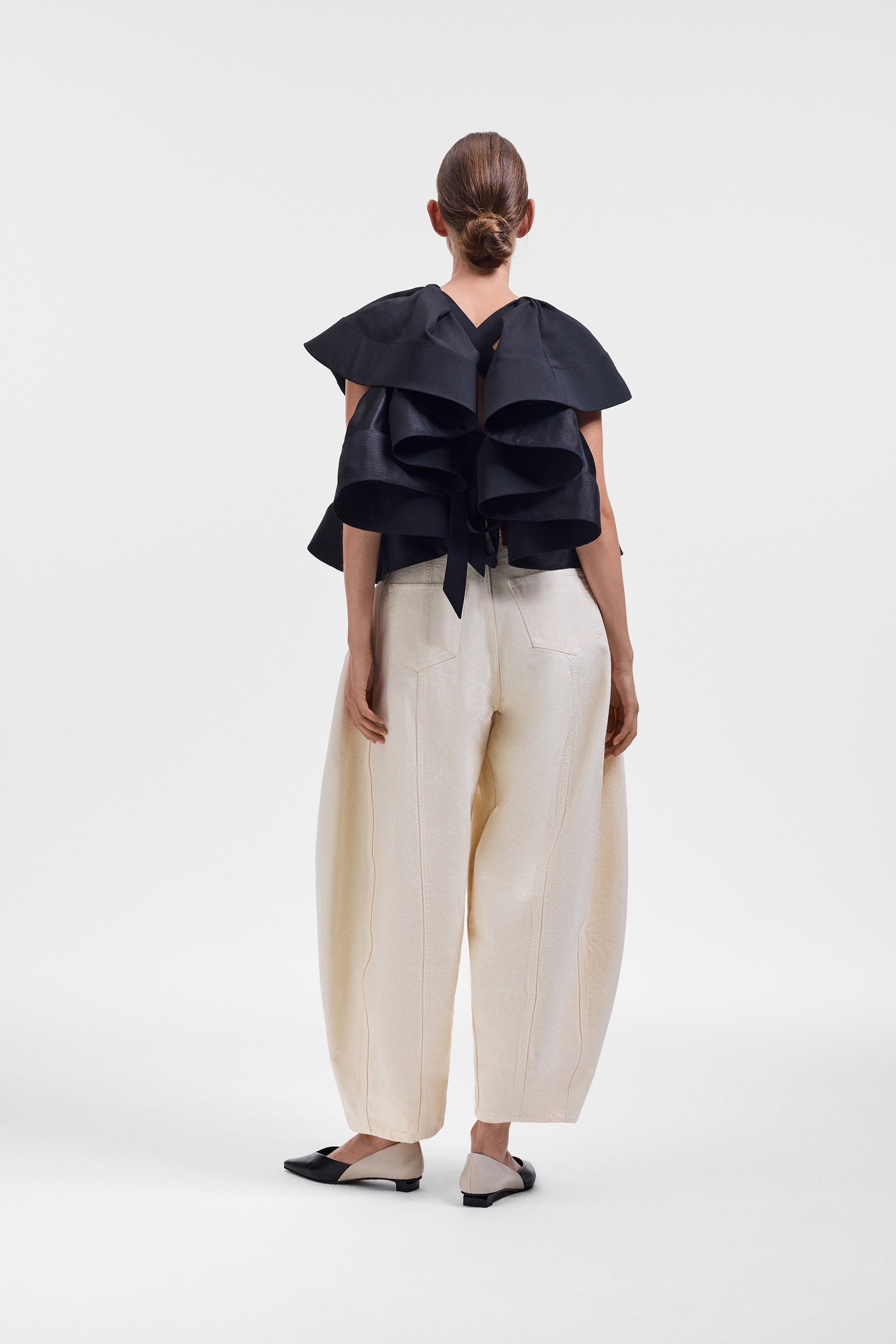 VOLANT DETAIL TOP