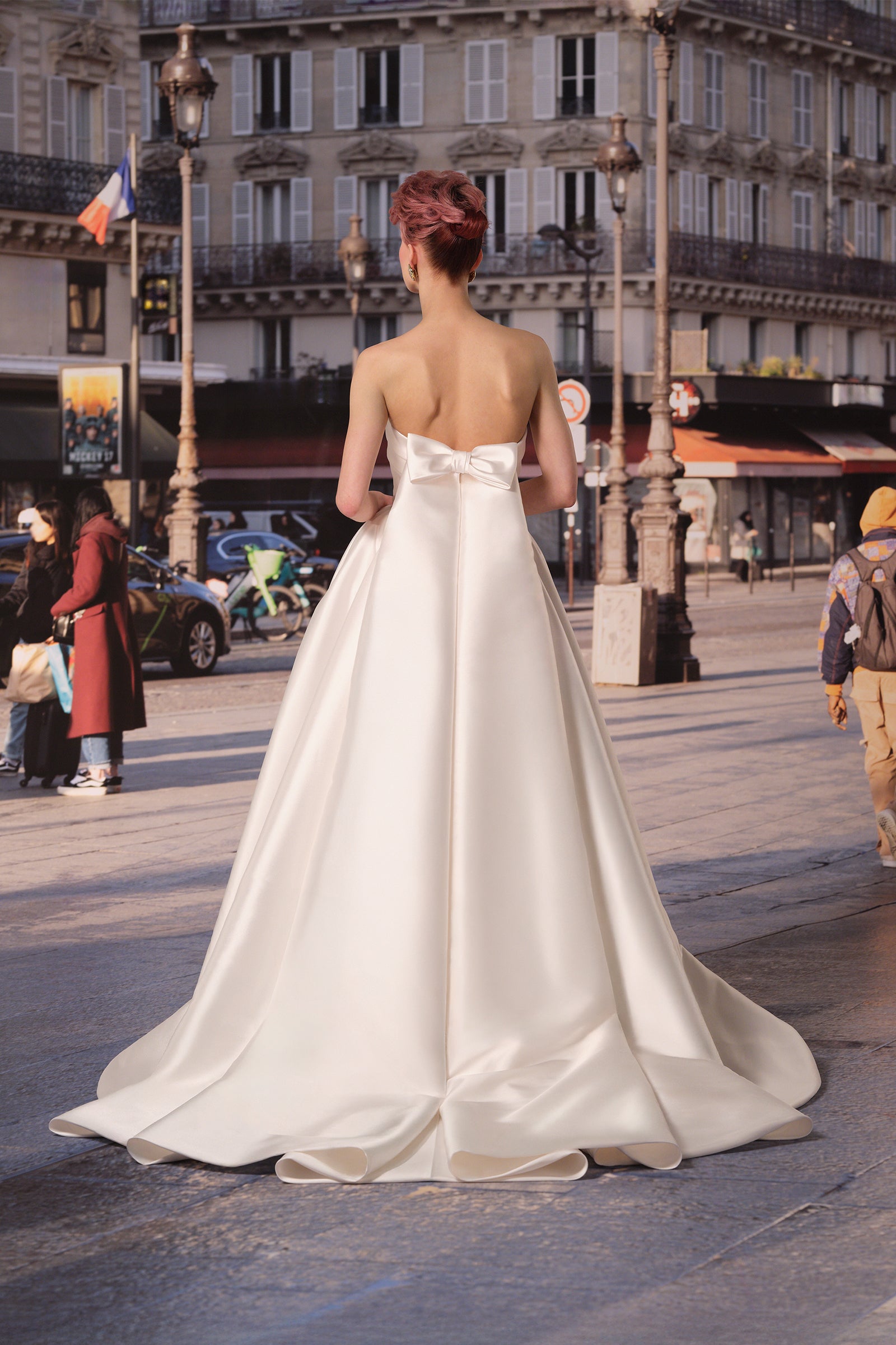 This a-line mikado gown features a softly draped sweetheart bodice for an effortlessly elegant look, from the Viktor&Rolf Mariage collection.