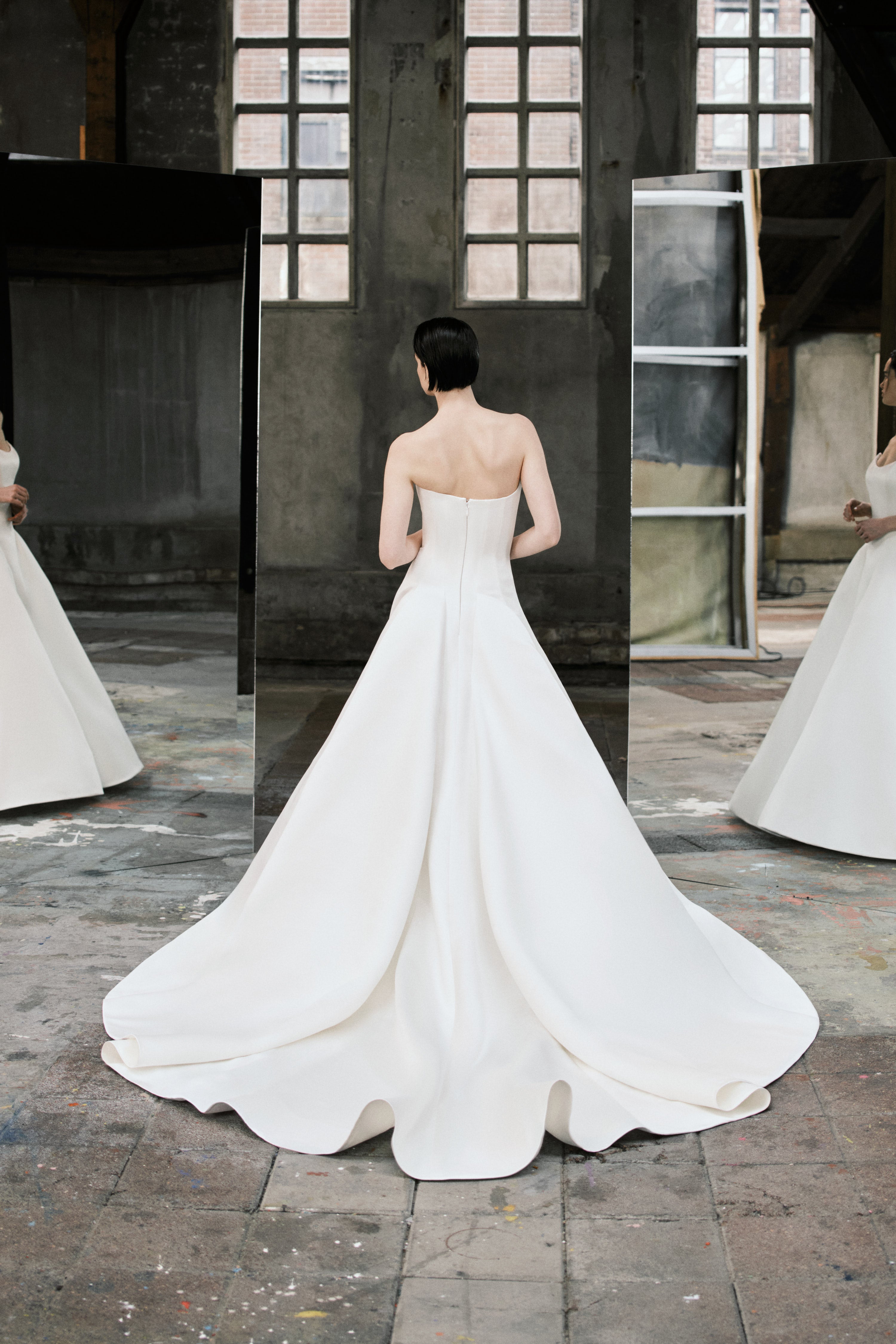 VRM537 - SCULPTURAL CAT-EYE A-LINE DRESS