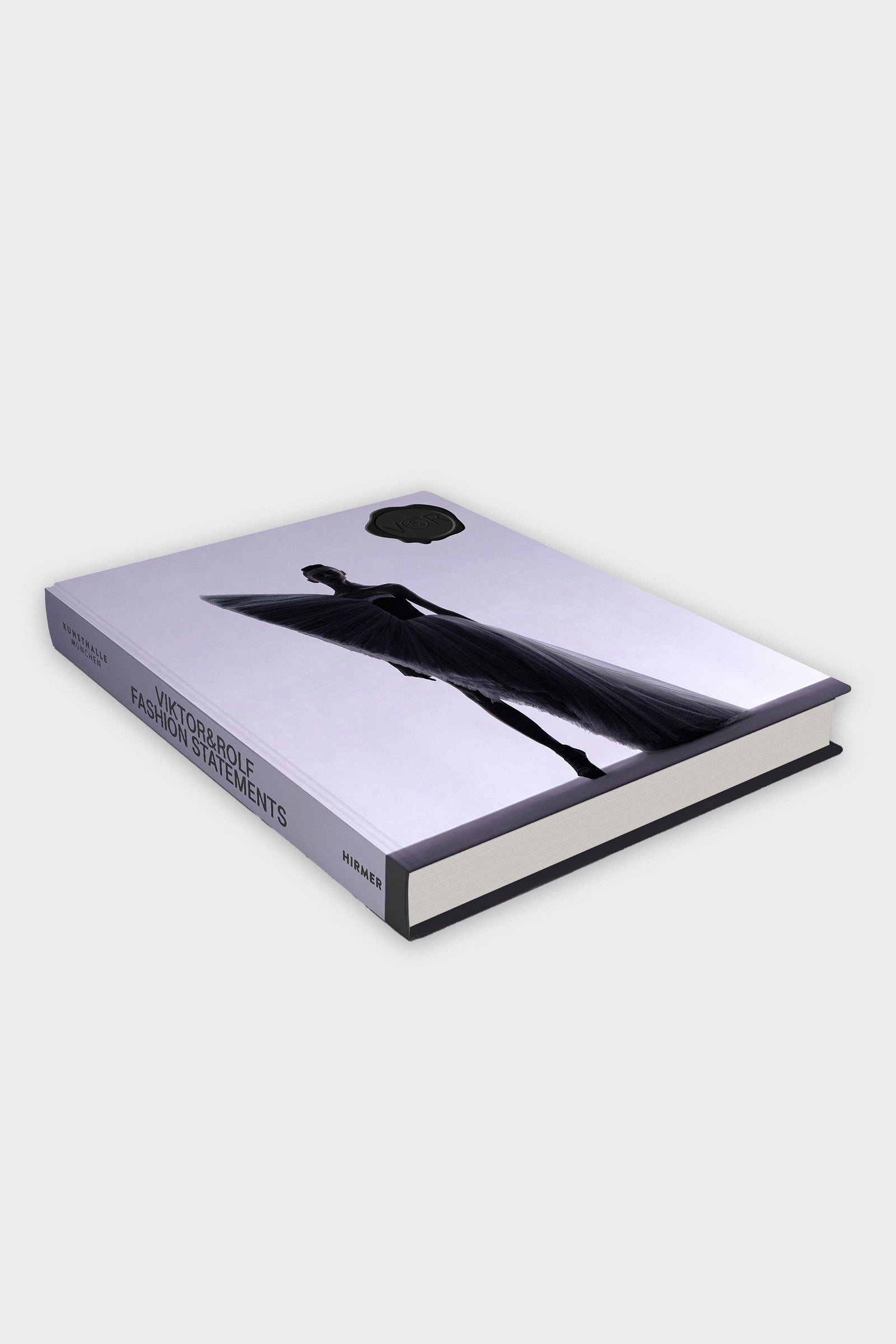 FASHION STATEMENTS BOOK