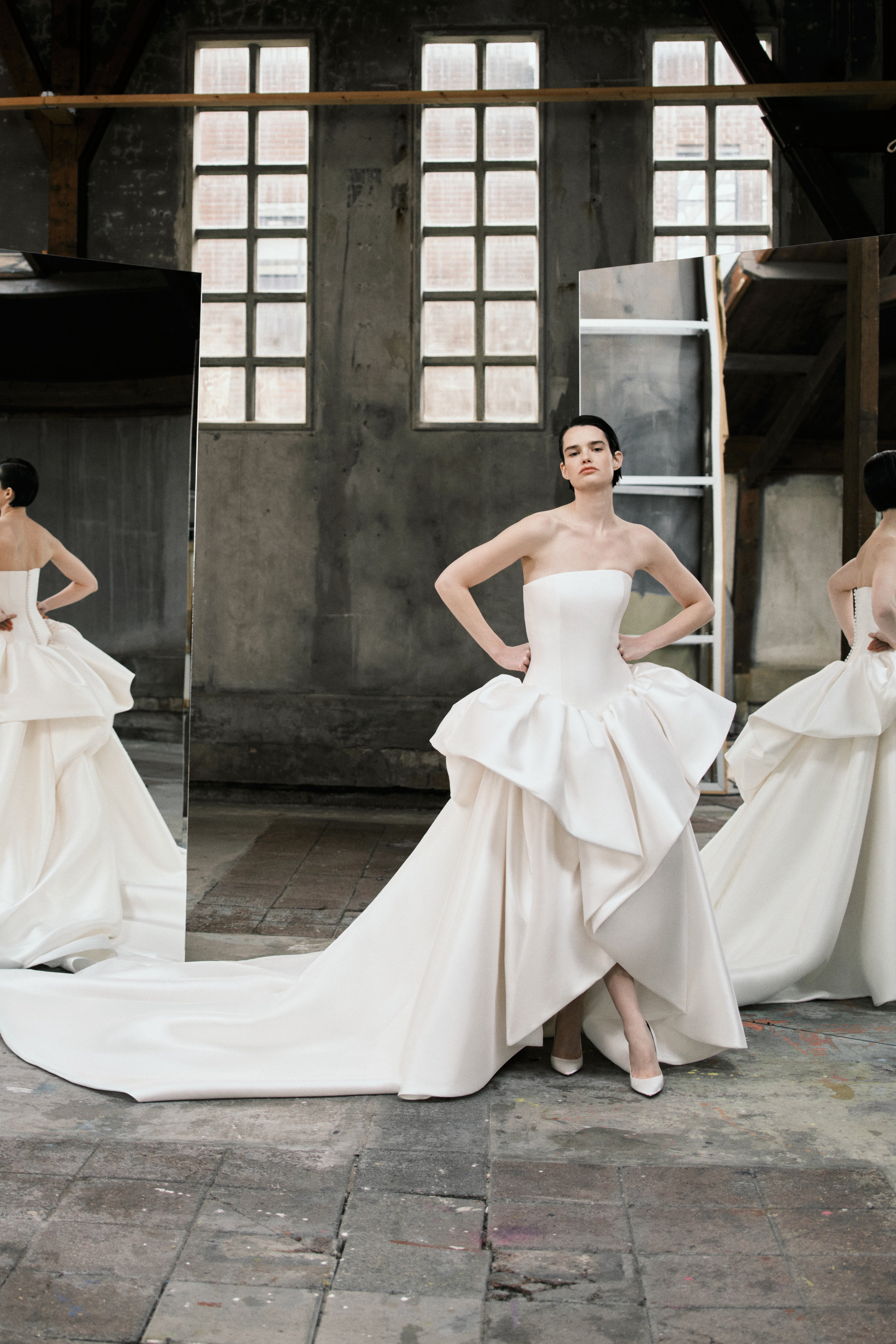 VRM532 - CURVED VOLANT A-LINE DRESS  Viktor&Rolf