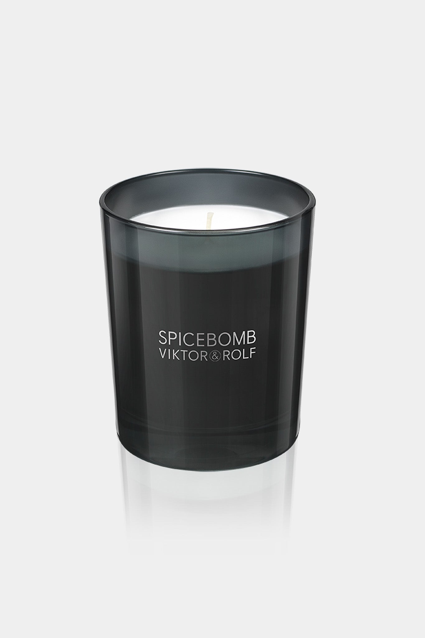 Viktor&Rolf black Spicebomb candle on a white background.