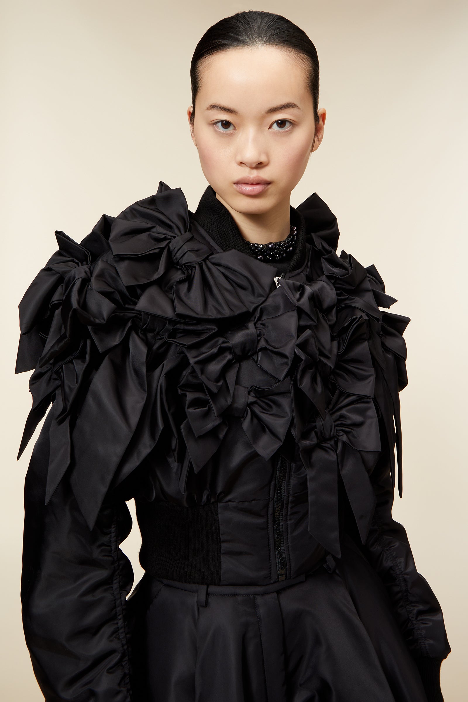 The bomber inspired by the haute couture