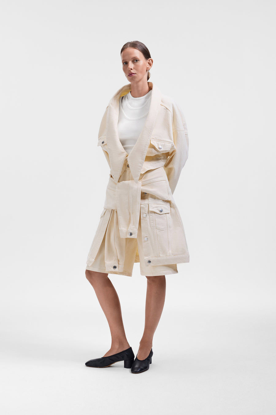 SLEEVE TIE DENIM SHORTS