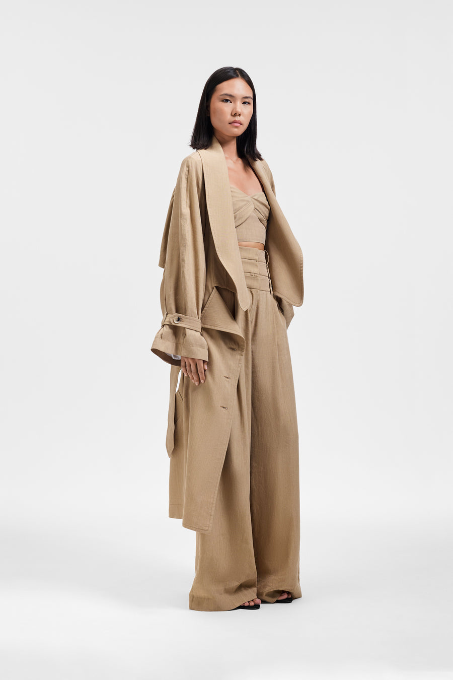 TRENCHCOAT MET LAGE HALSLIJN