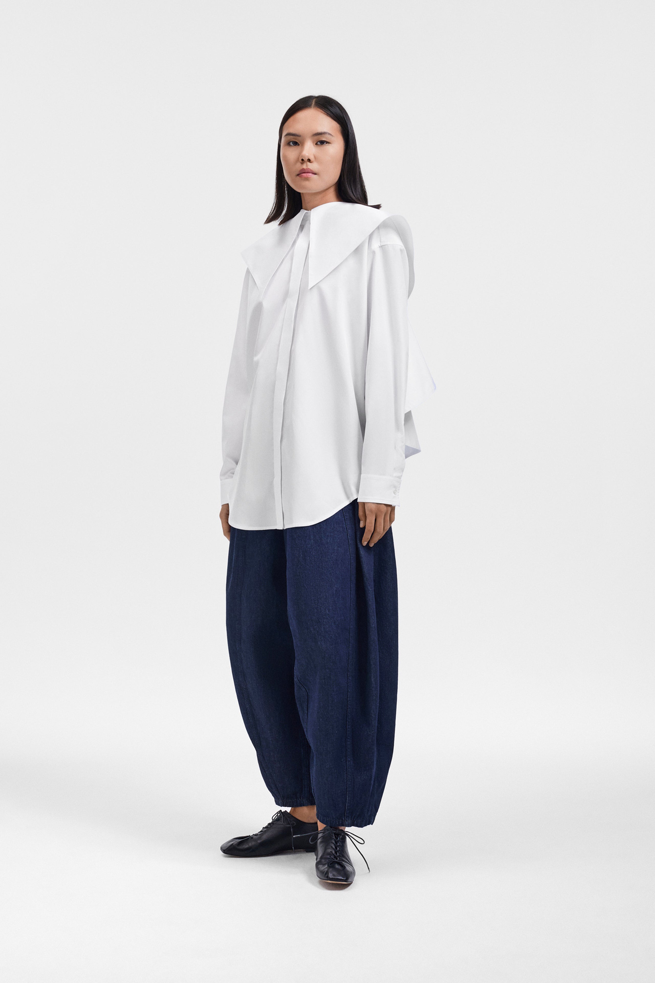 BLOUSE MET VOLANTDETAIL