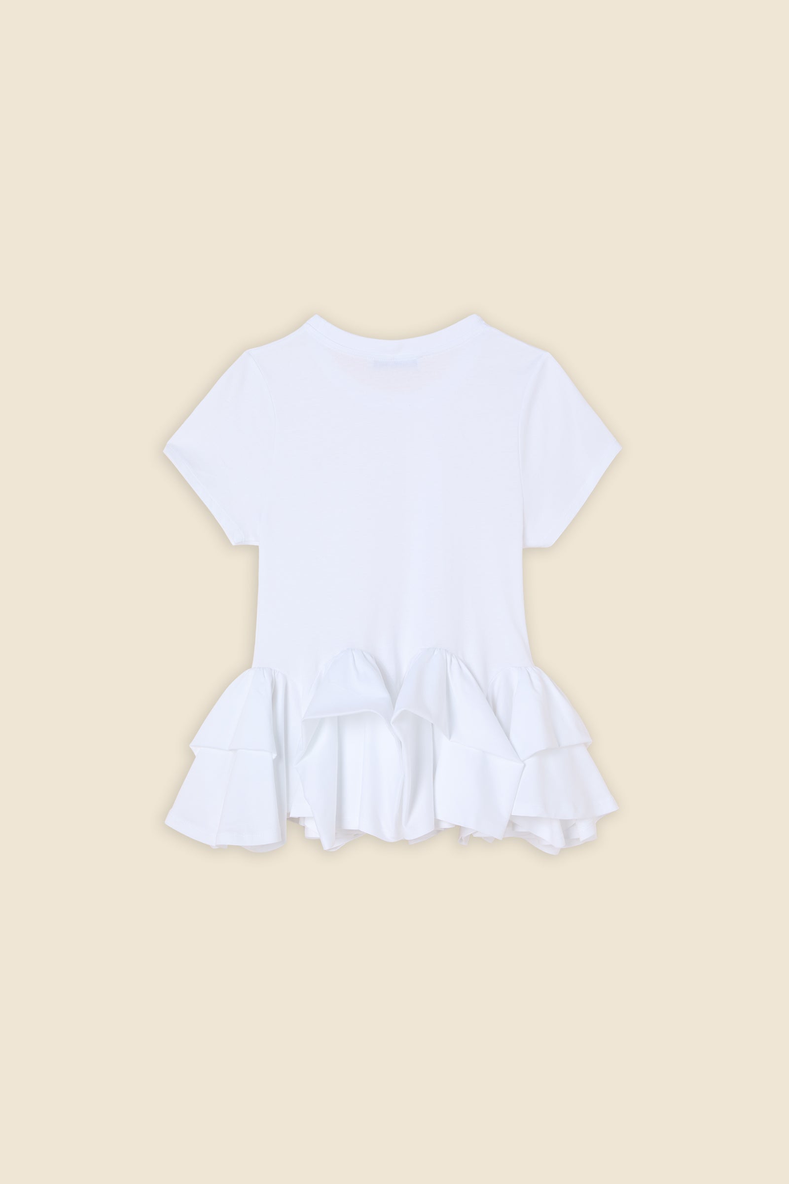 The craftmanship of the top reinterprets classic haute couture tuck ups into a modern silhouette