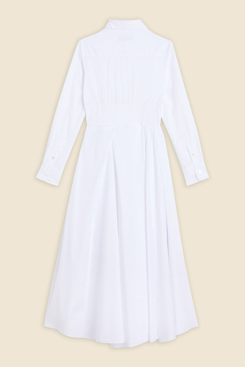 The meticulously placed pleats and poplin define the elegance of the dress, reflecting classic haute couture craftsmanship with a modern edge