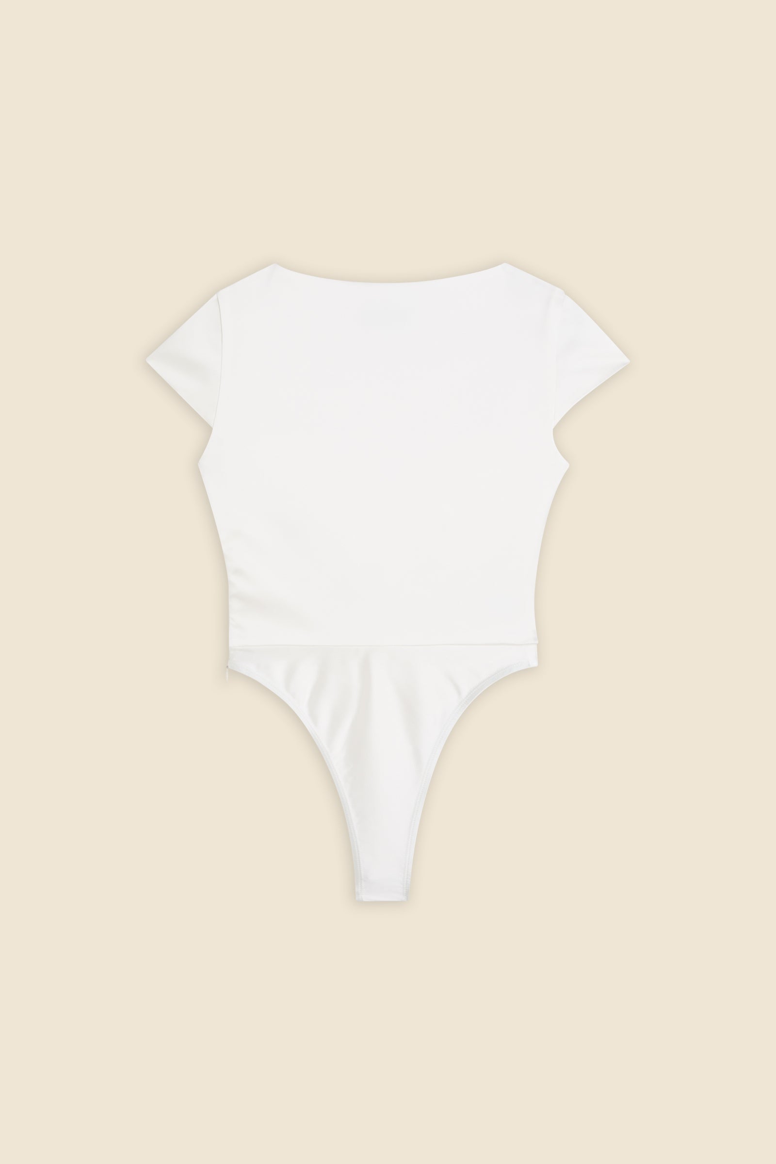 The meticulously placed pleats and stretch satin define the elegance of the body, reflecting classic haute couture craftsmanship with a modern edge