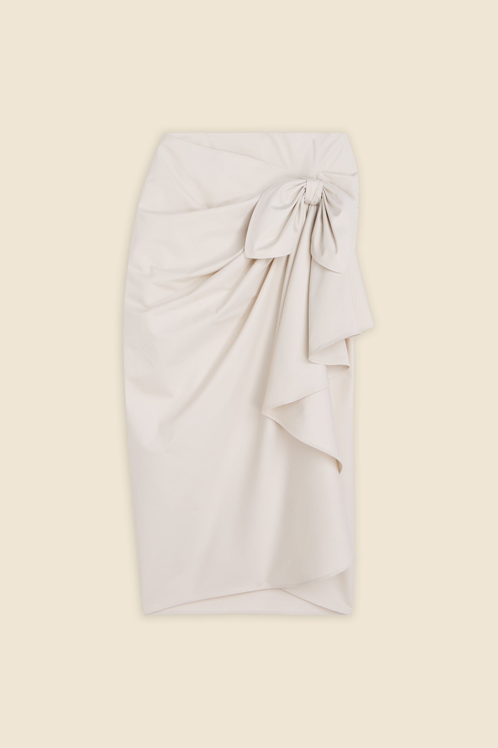 Drawing from viktor&rolf’s haute couture ‘red carpet’ collection, the skirt transforms traditional menswear patterns into a feminine, glamorous silhouette