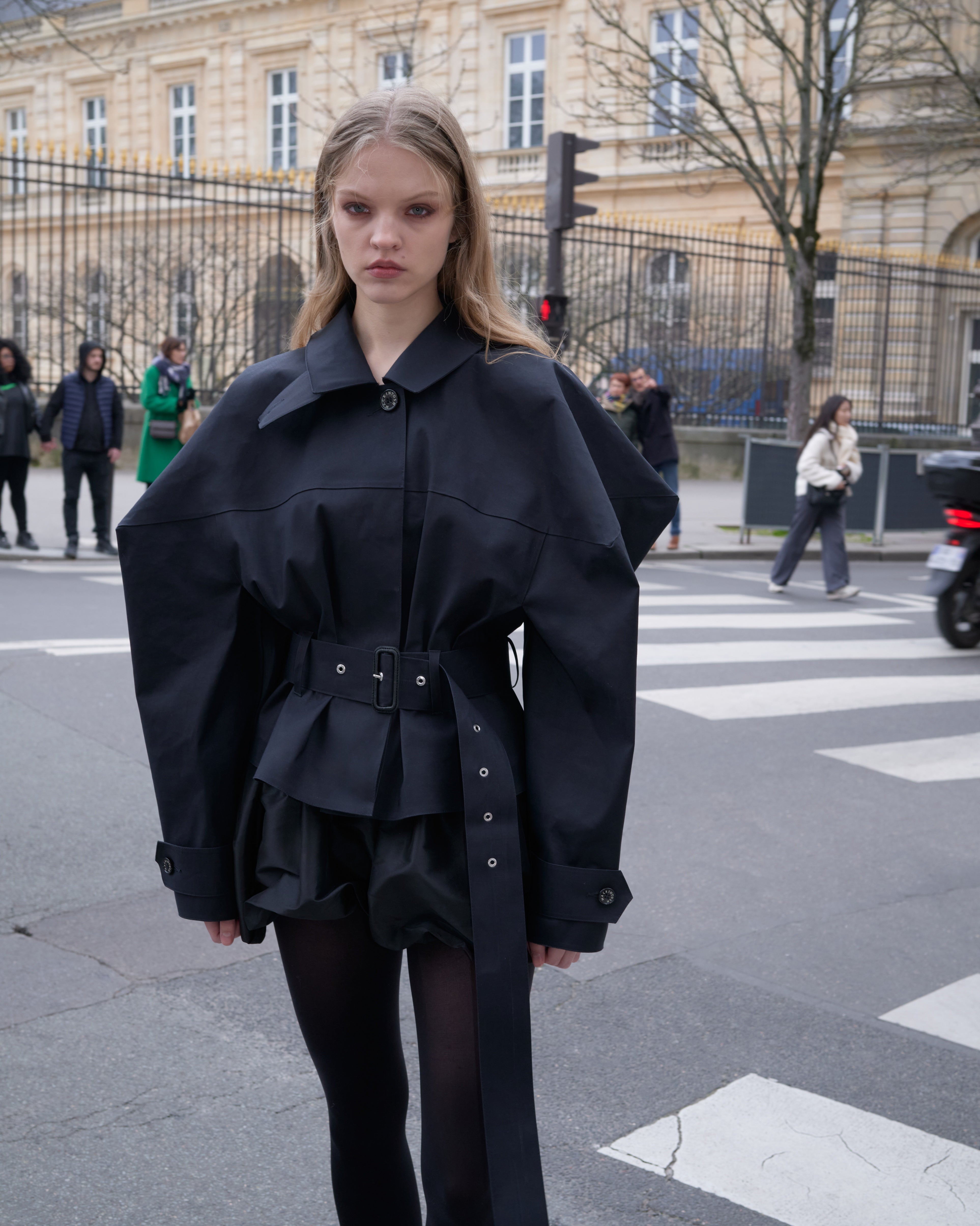 VIKTOR&ROLF ヴィクター&ロルフ コート46 VIKTOR&ROLF ヴィクター&ロルフ コート46 ルック】「VIKTOR