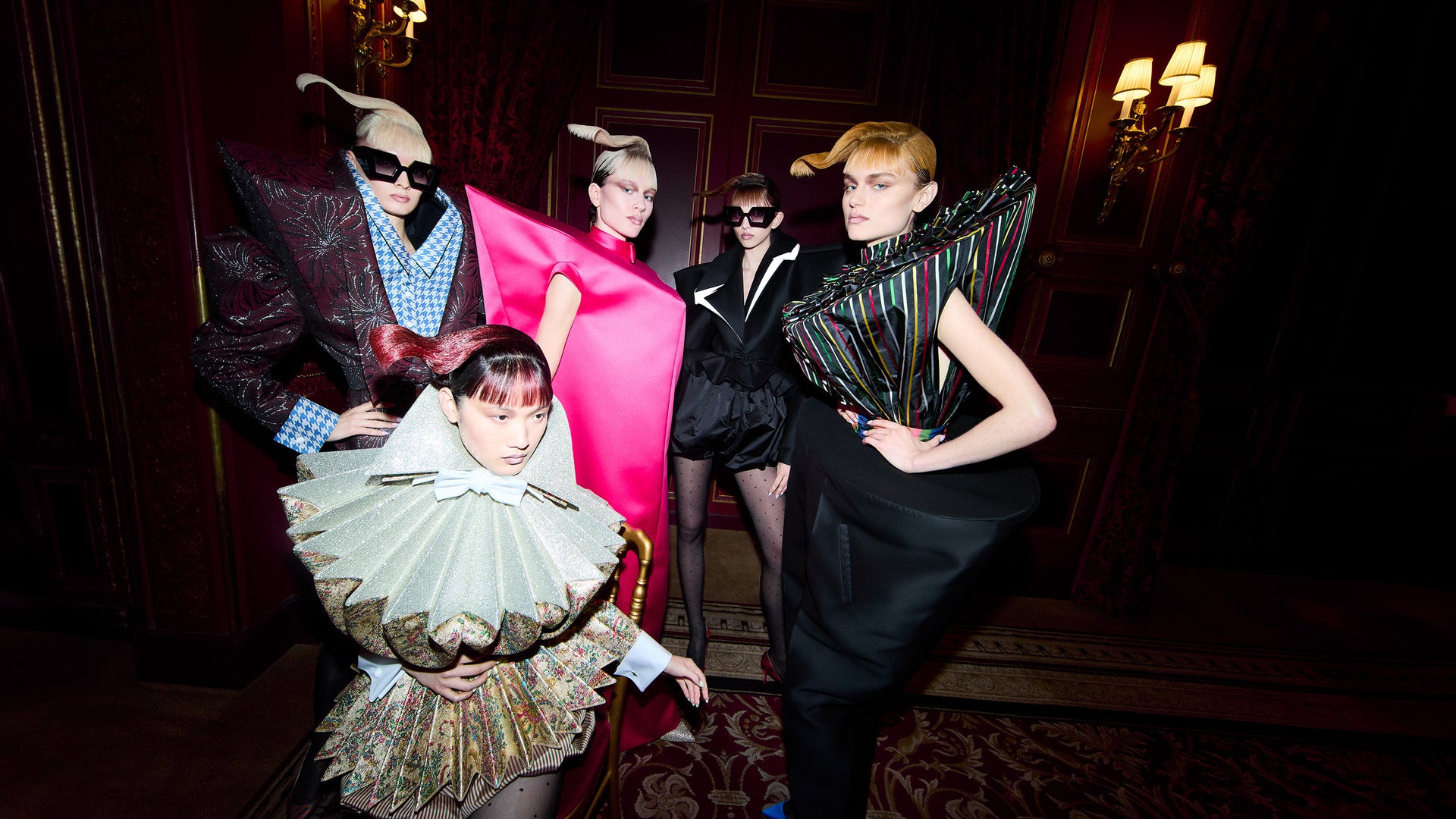 Haute Couture Lookbook SS25 – Viktor&Rolf