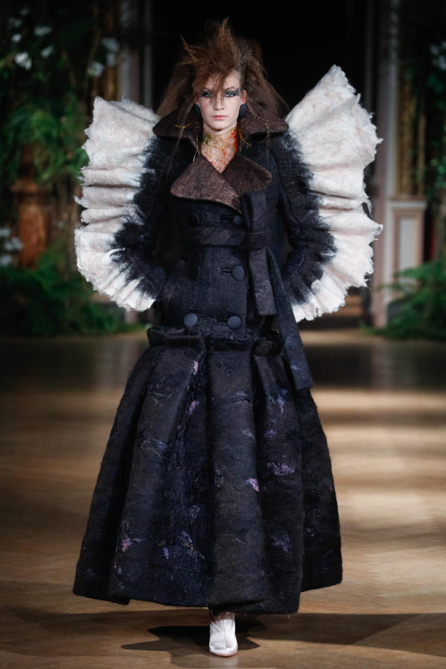 Haute Couture Lookbook AW19 | Viktor&Rolf