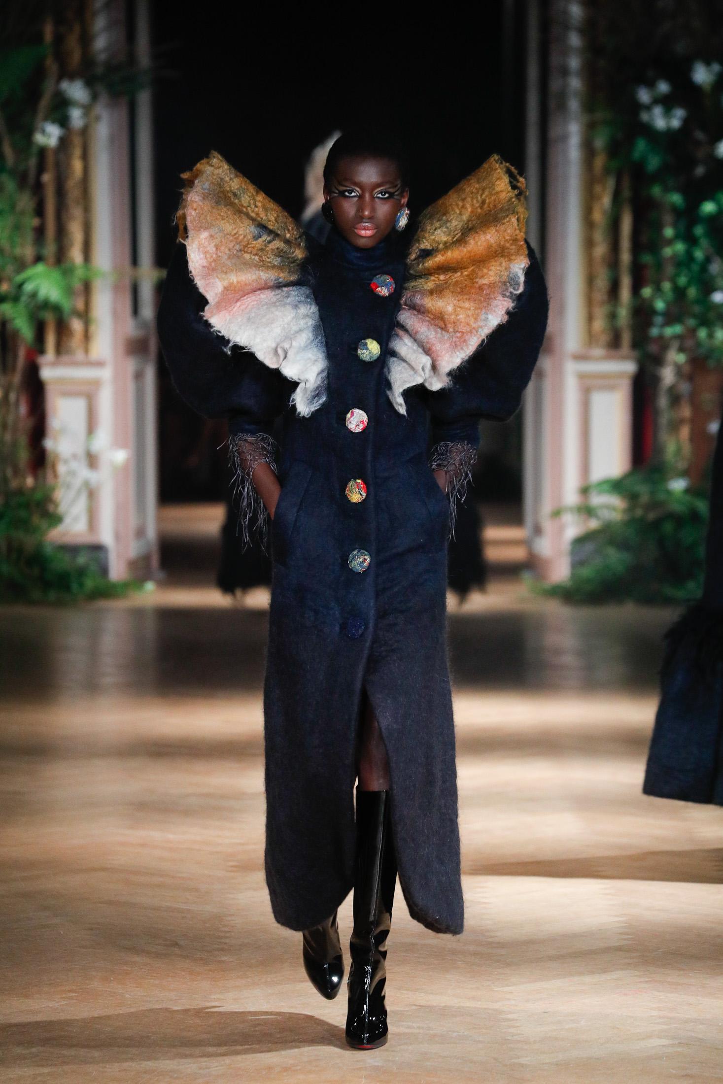 Haute Couture Lookbook AW19 | Viktor&Rolf