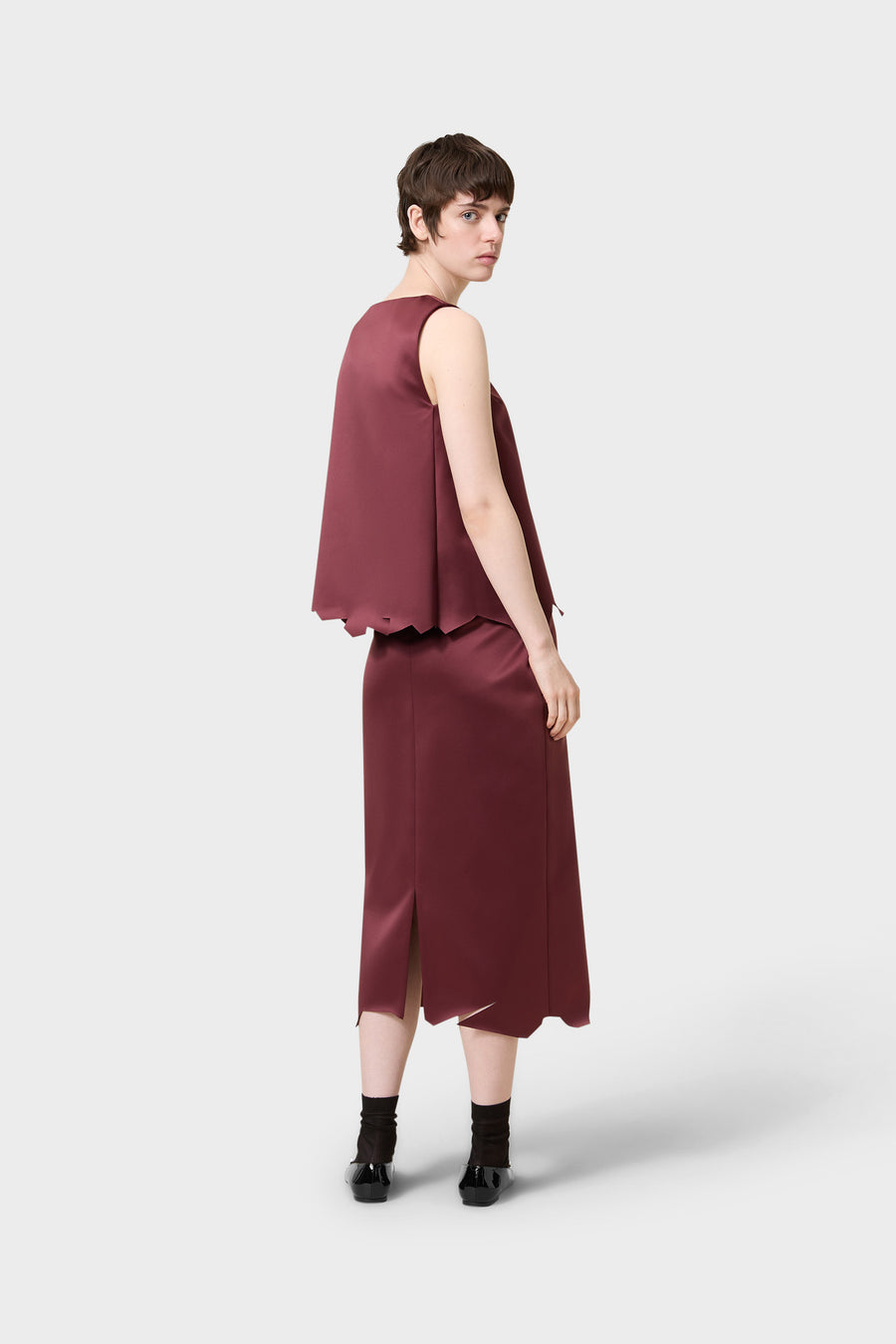HEM CUT SATIN SINGLET