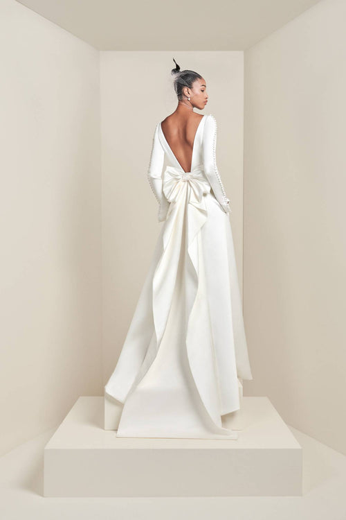 VRM434 – SCULPTED BOW TRAIN GOWN