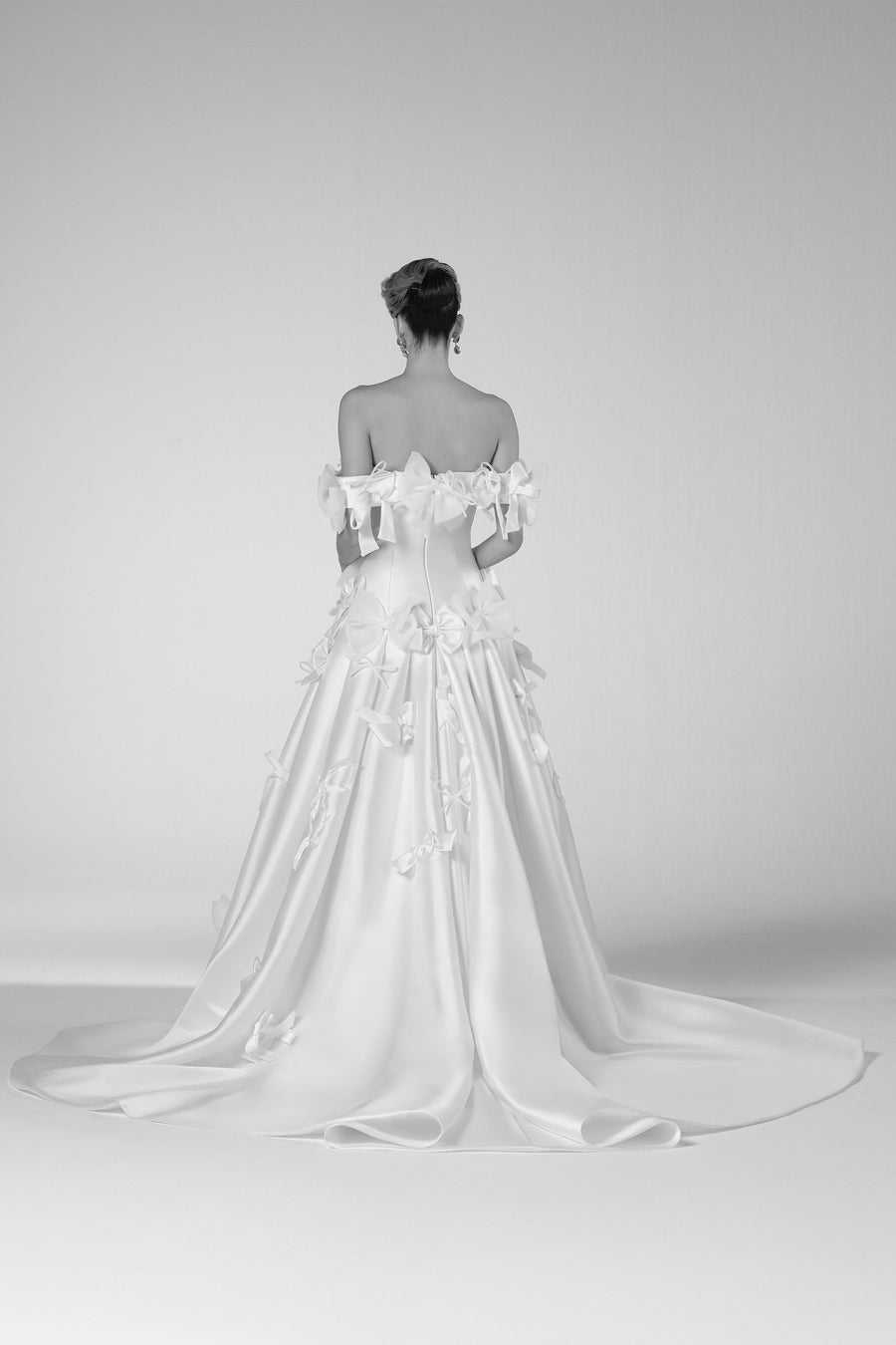 VRM475 - BOW ABUNDANCE GOWN