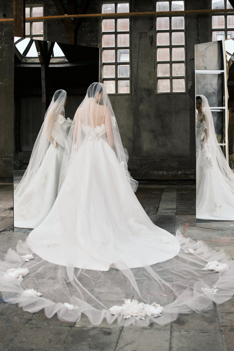 VRM543V - FLORAL DEVOTION SLUIER