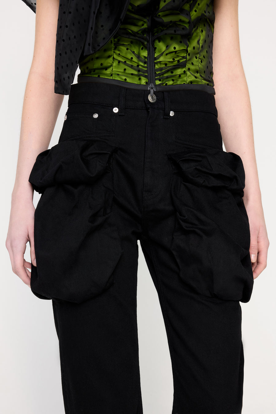 PLEATED POCKET STRAIGTH DENIM