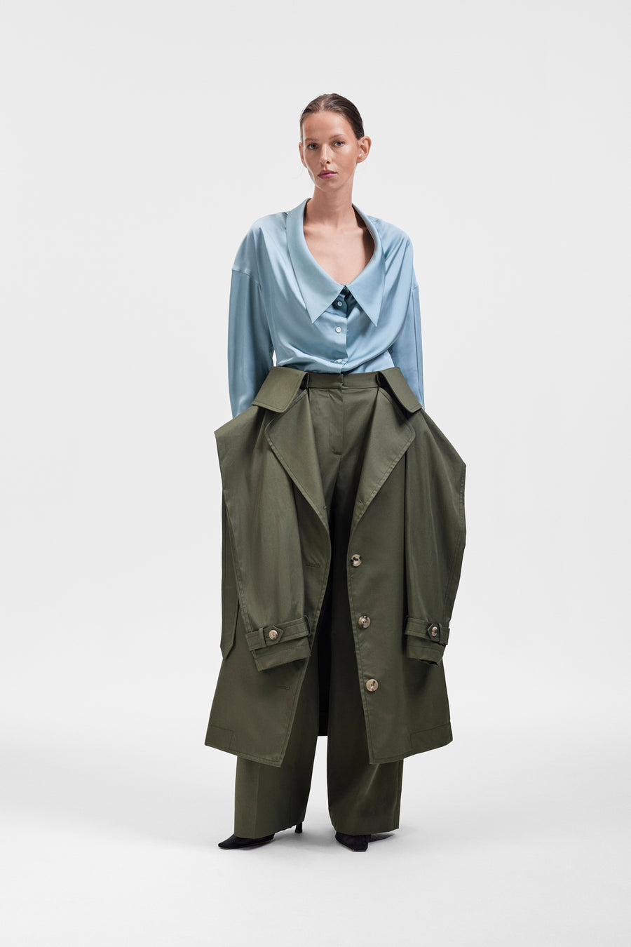 DRAGGED NECK SATIN SHIRT