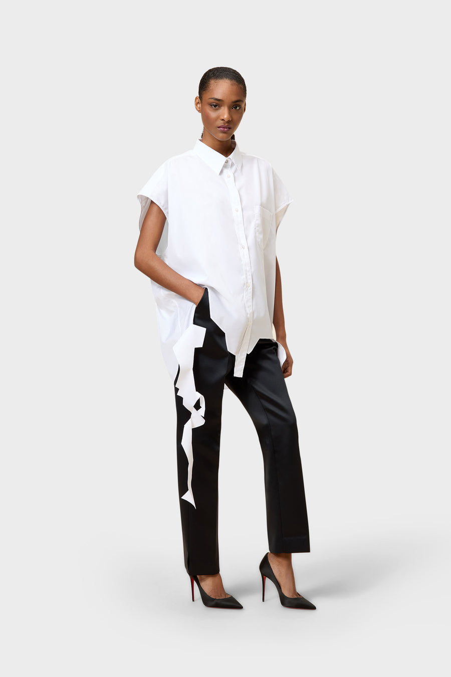 SLEEVELESS POPLIN SHIRT