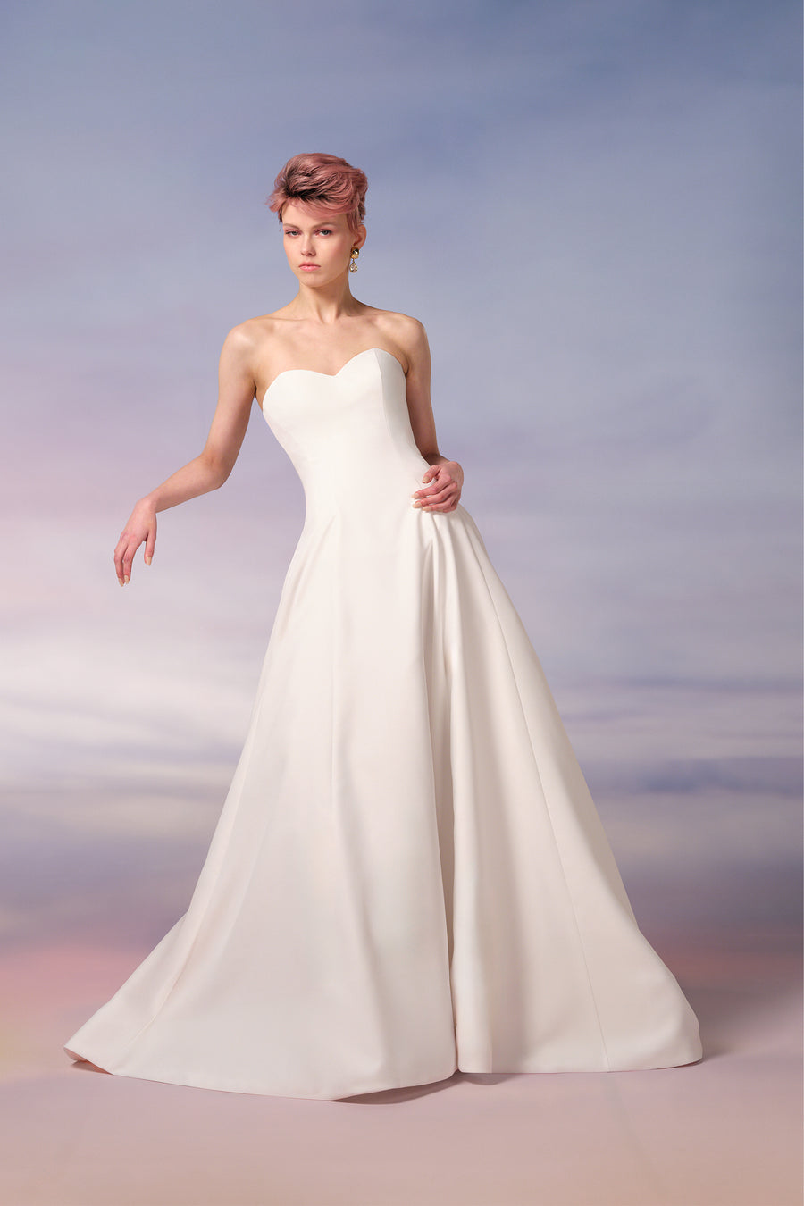 VRM485 - ROYAL BOW BUSTLE GOWN