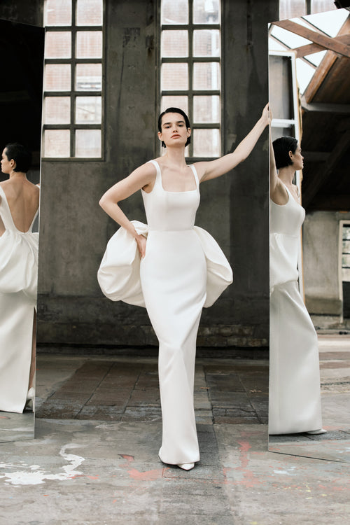 VRM535 - SATIJNEN JURK MET UITLOPENDE ROK