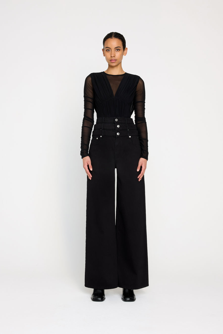 PLEATED MESH BODY