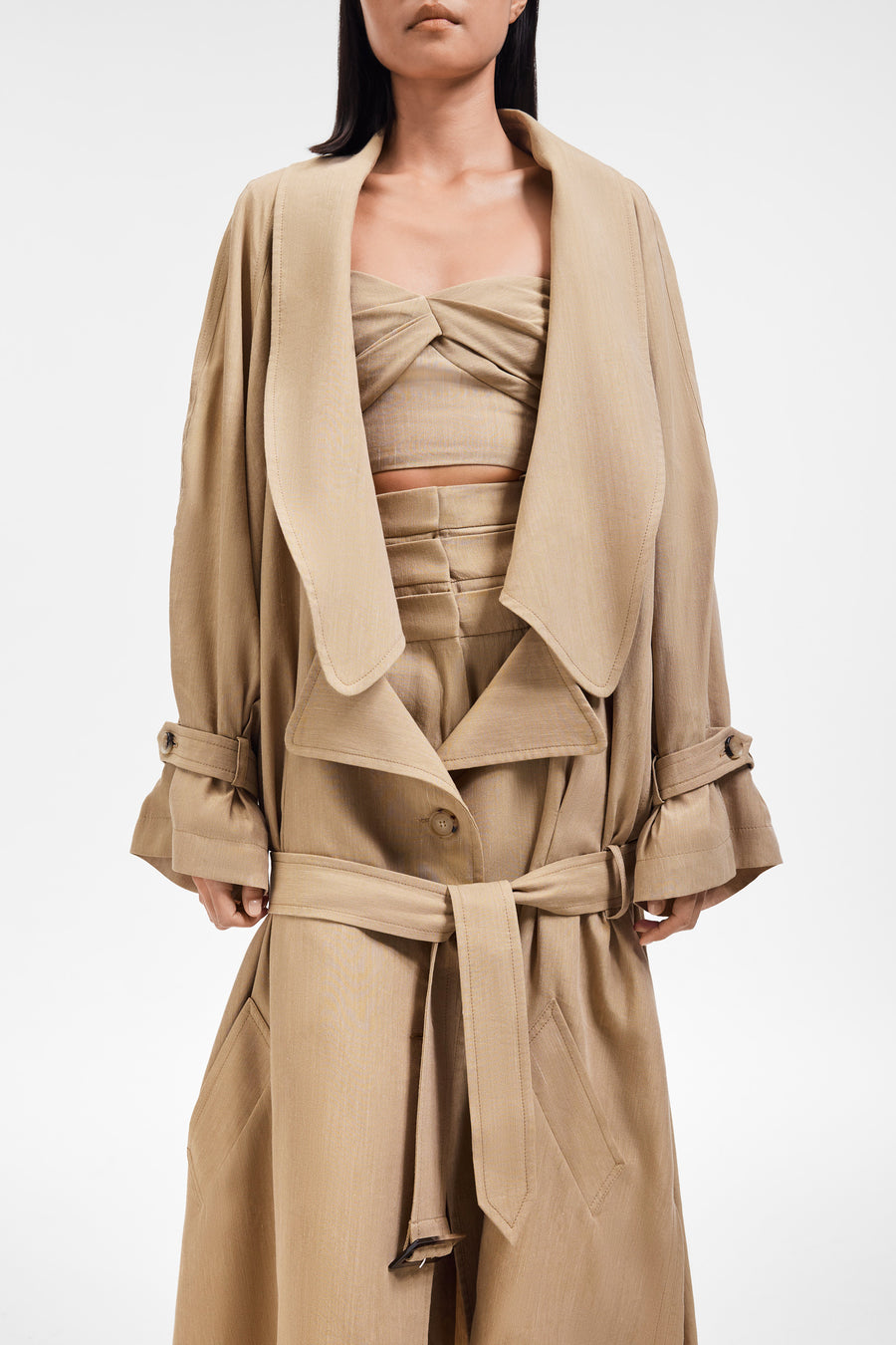 TRENCHCOAT MET LAGE HALSLIJN