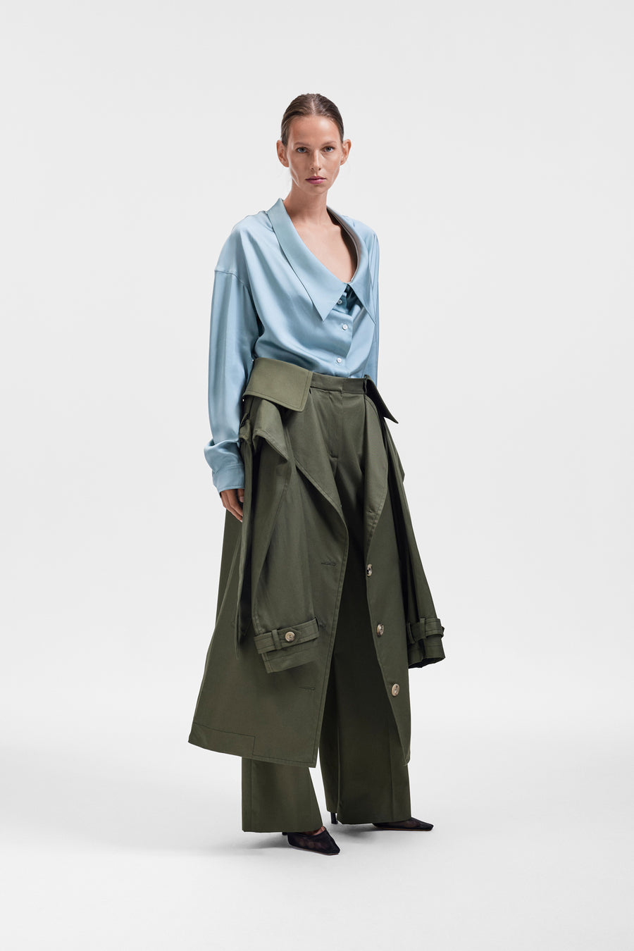 DRAGGED NECK SATIN SHIRT