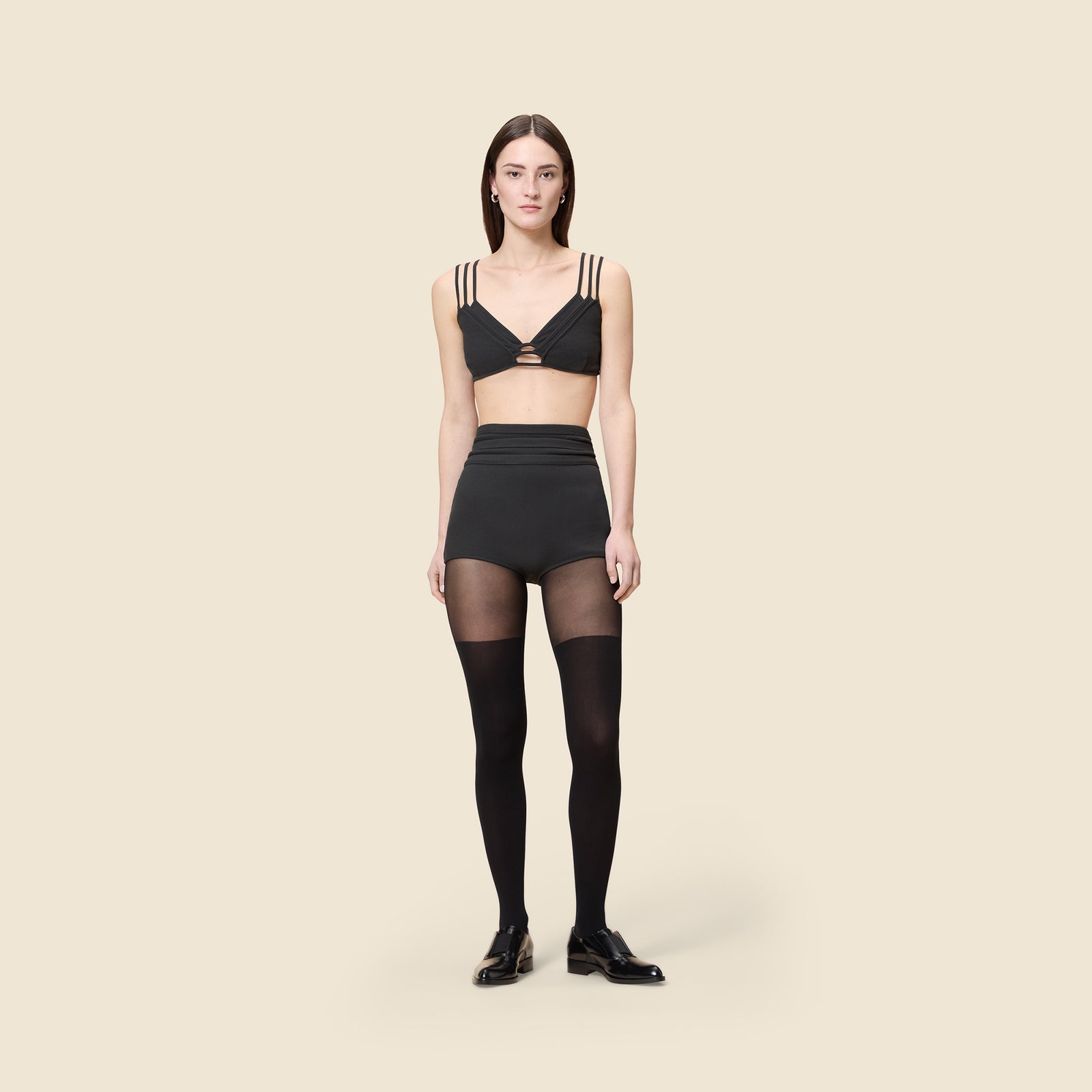 square_model_ET0683199425_fron