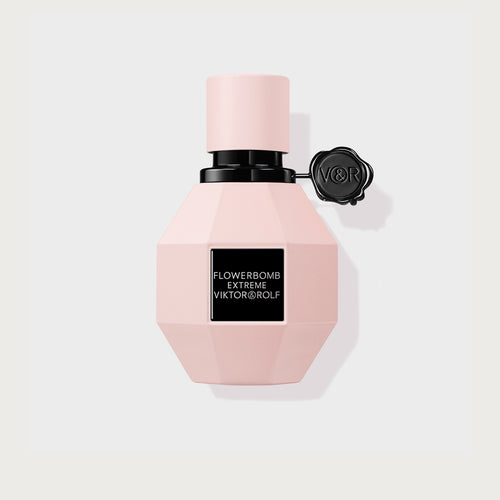 The iconic floral burst of flowerbomb is heightened to the extreme