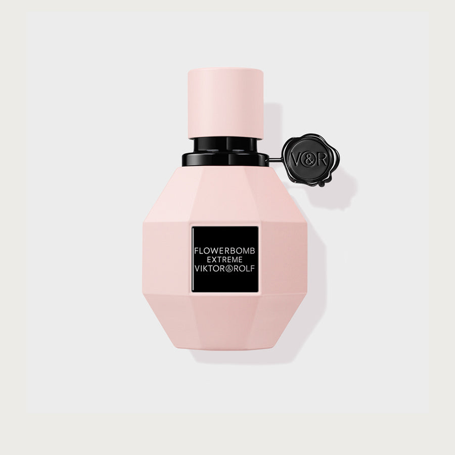 The iconic floral burst of flowerbomb is heightened to the extreme