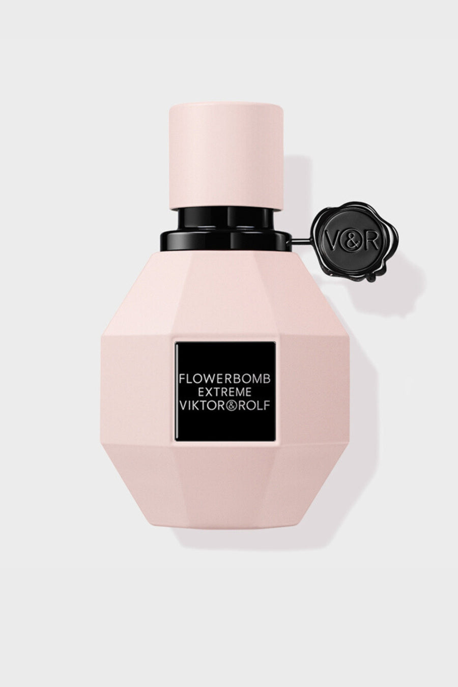 The iconic floral burst of flowerbomb is heightened to the extreme